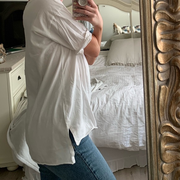 Split Length Loose Tee - Picture 2 of 4